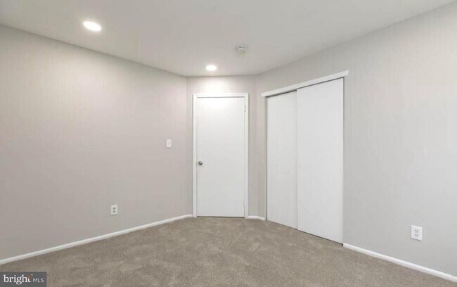 Foto del edificio - 405 Quail Rd