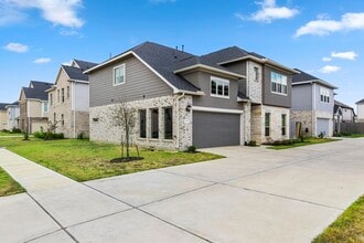 Building Photo - 31130 Mahogany Fir Trl