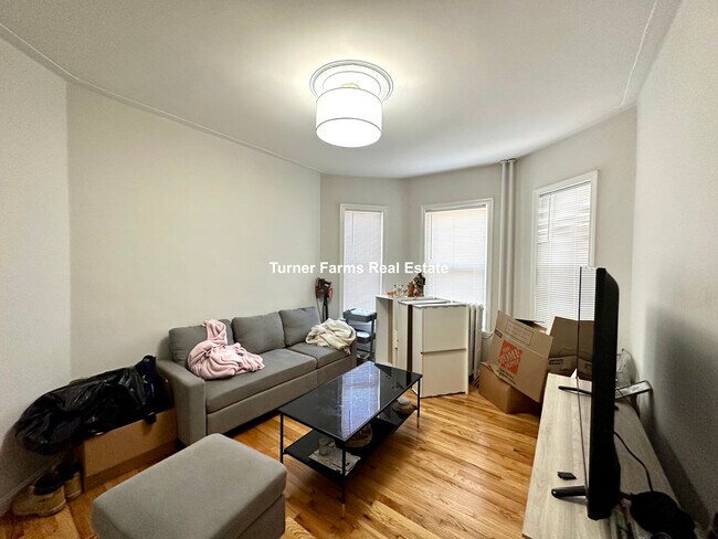 Foto del edificio - 153 E Cottage St