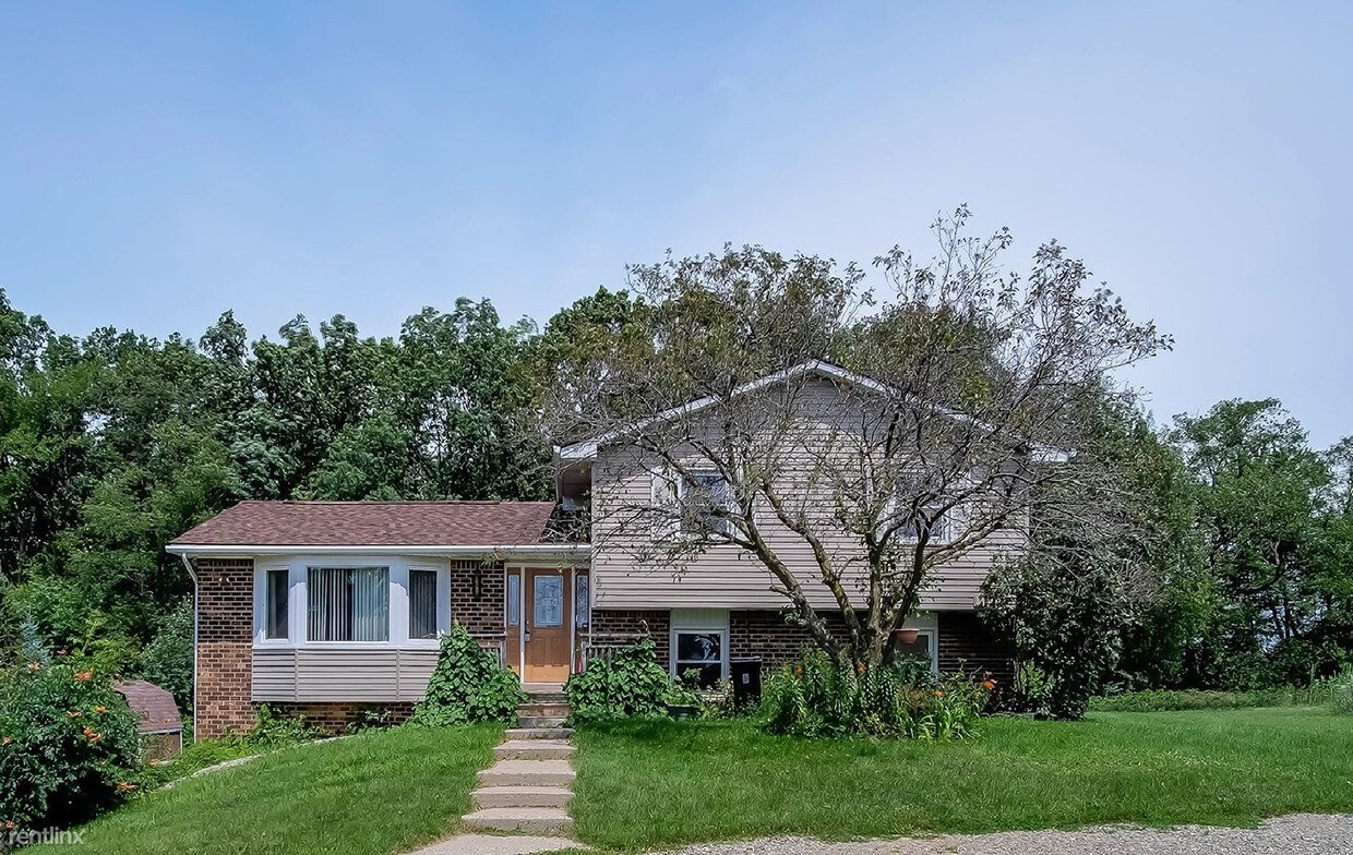 10619 Orchard Blossom Vw, Fenton, MI 48430 House Rental in Fenton, MI