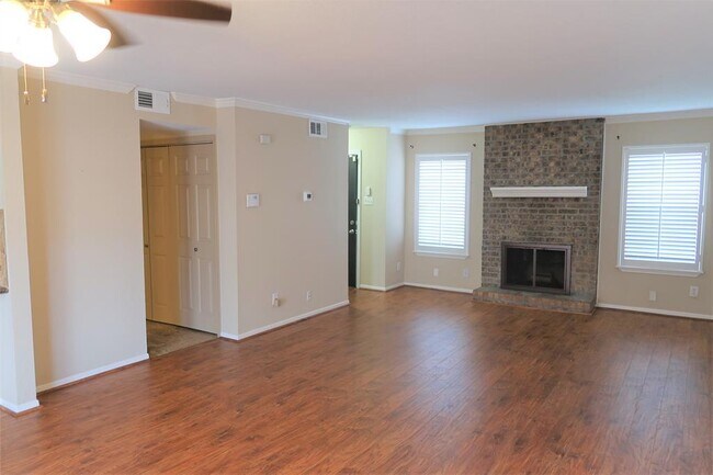 Building Photo - 1456 Silverpines Rd