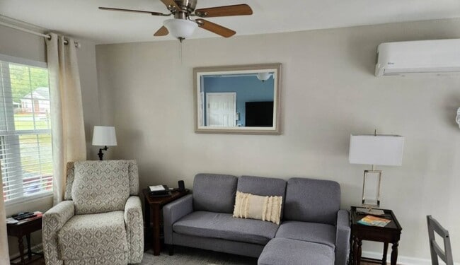 Building Photo - 1205 Jackson St