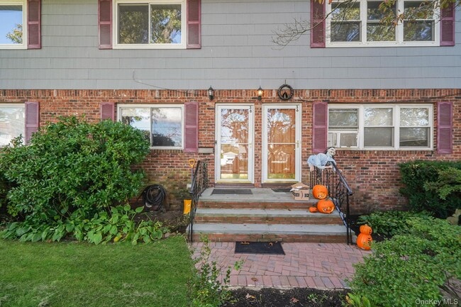 Building Photo - 38 Nassau St