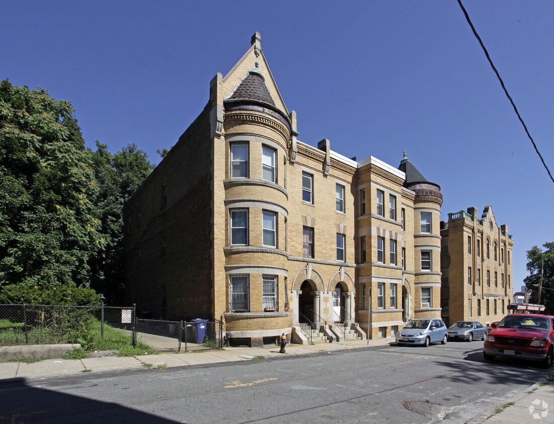 Primary Photo - 35-39 Vine St