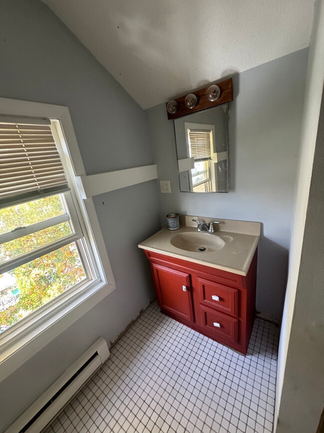 Bathroom Unit 3 - 10 Church St