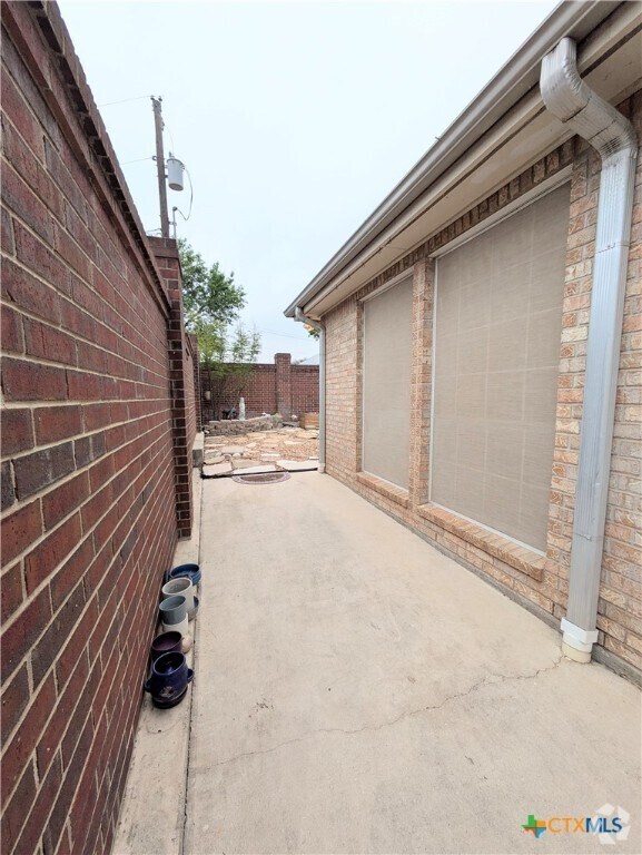 Building Photo - 1311 Arbor Cir