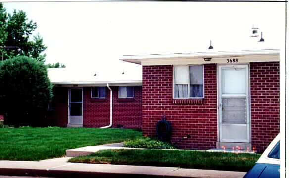 Primary Photo - 3688-3698 Otis St