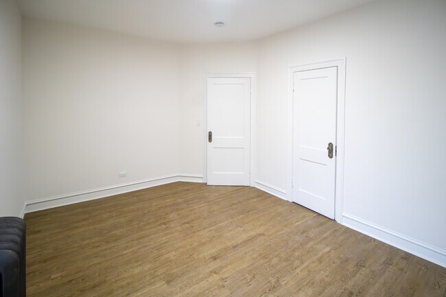 Foto del edificio - 11136 S Vernon Ave