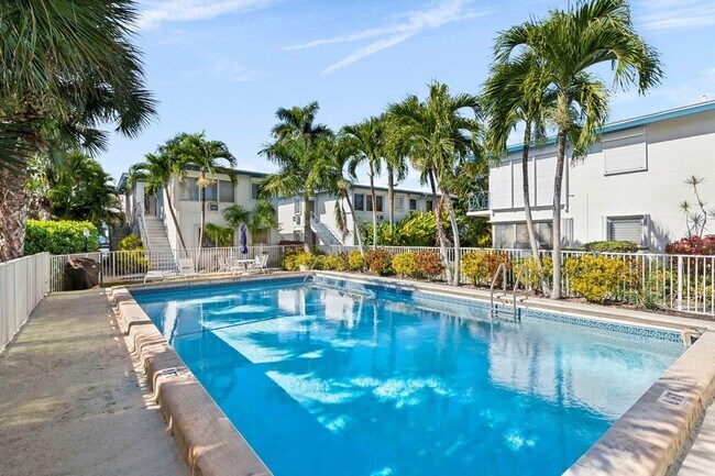 Foto del edificio - 561 Bayshore Dr