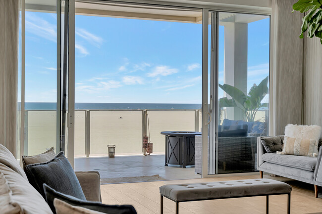 Building Photo - 1351 Palisades Beach Rd