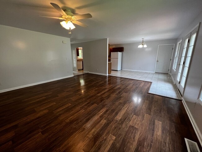 Building Photo - 3-Bedroom in Country Setting Close to Farmville!