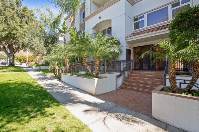 Foto del edificio - 630 E Olive Ave