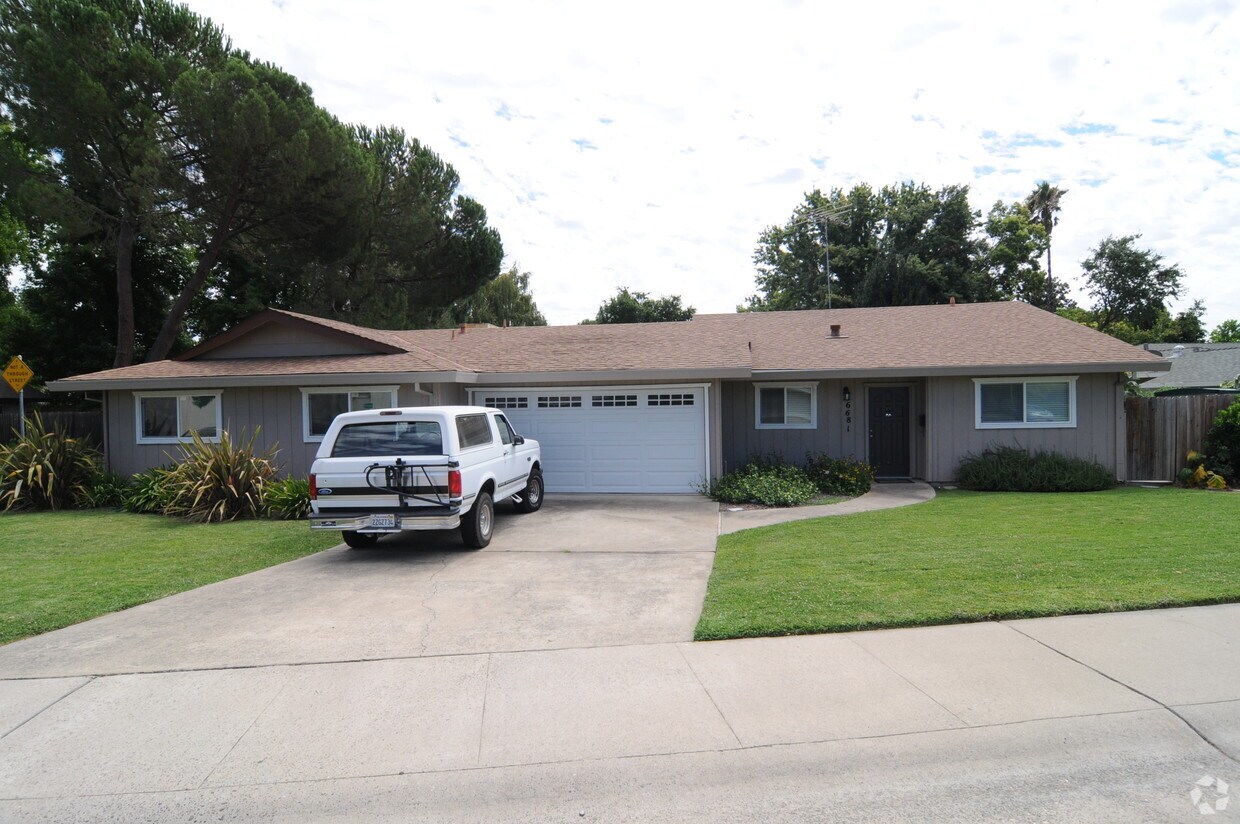 6681 Pocket Rd, Sacramento, CA 95831 Apartments in Sacramento, CA