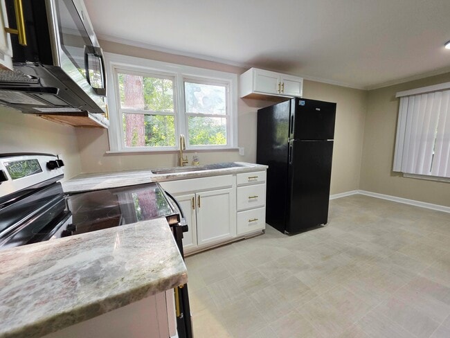 Building Photo - 104 Archdale Dr