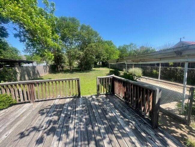 Foto del edificio - Cozy Central Waco Home