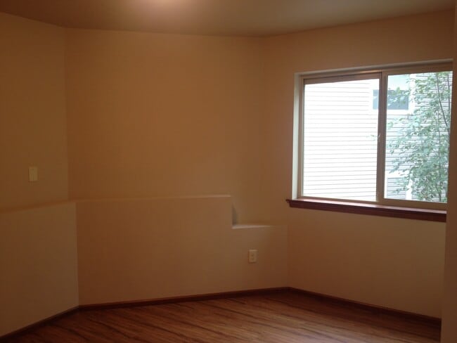 Building Photo - FA5751