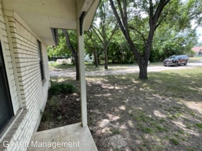 Building Photo - 3 br, 2 bath House - 1312 E Central Texas ...