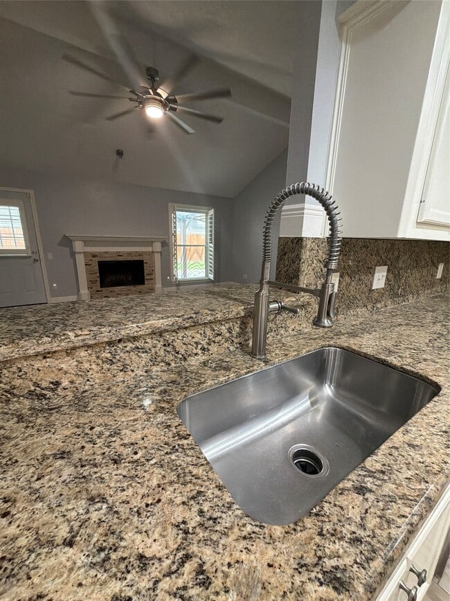 Foto del edificio - 4126 Park Douglas Dr