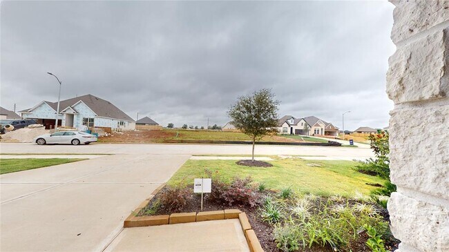 Building Photo - 122 Hazelnut Dr