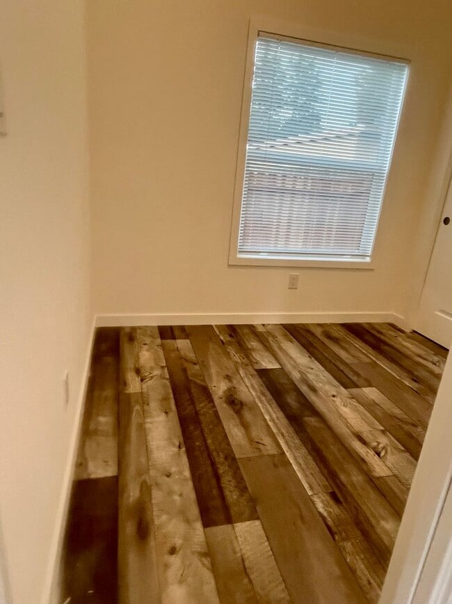 Building Photo - 3912 Amigo Dr