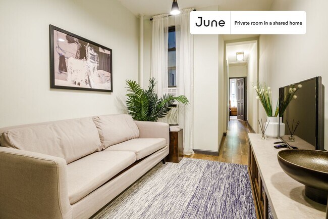 Building Photo - Room in Shared 3 bed/1 bath home in Hell's Kitchen
