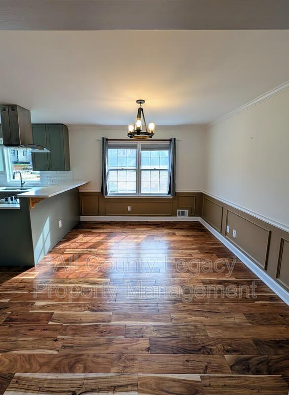 Foto del edificio - 1503 Ridgeland Ct SW