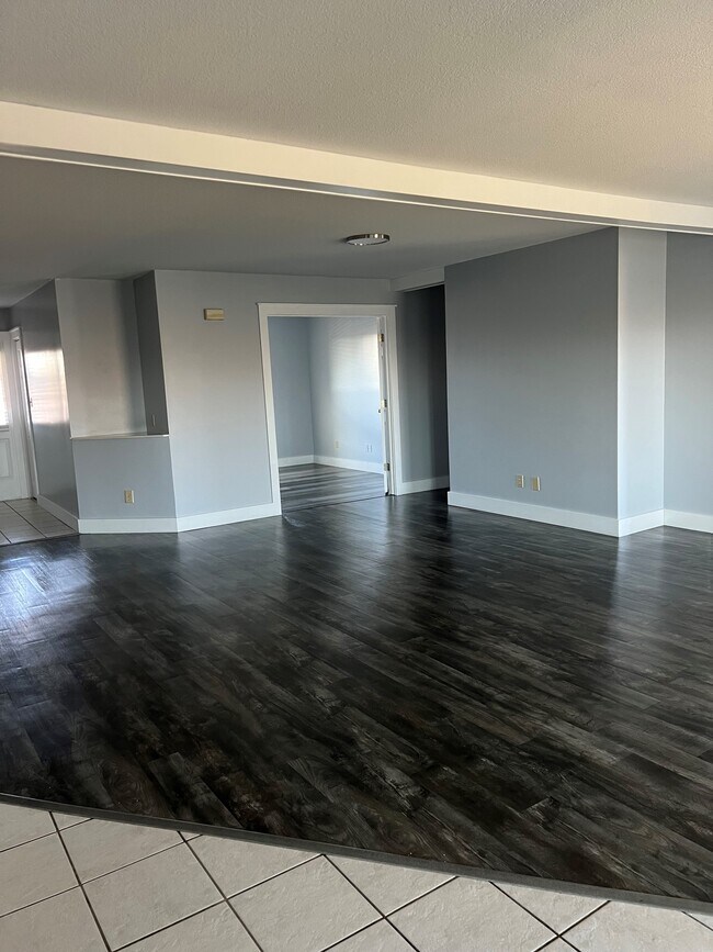 Building Photo - 1404 Windcrest Ct