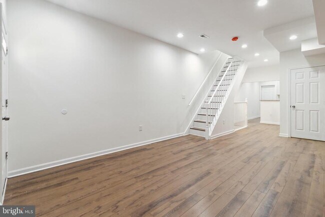 Foto del edificio - 912 N Milton Ave