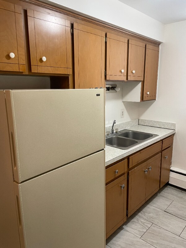 Building Photo - 4865 Cadieux Rd