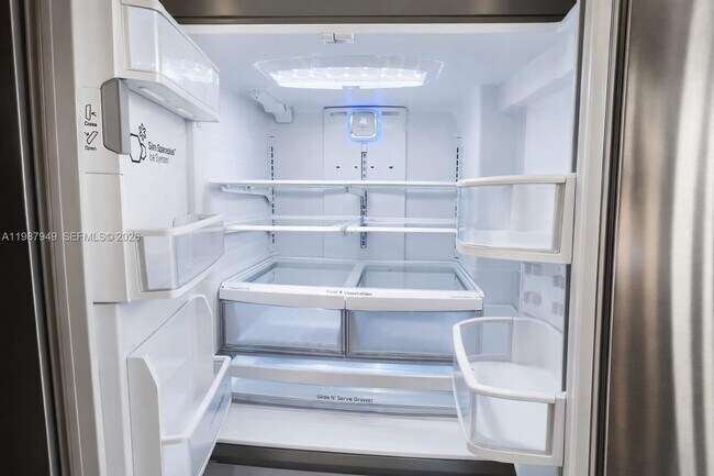 Foto del edificio - 841 NW 81st Ave