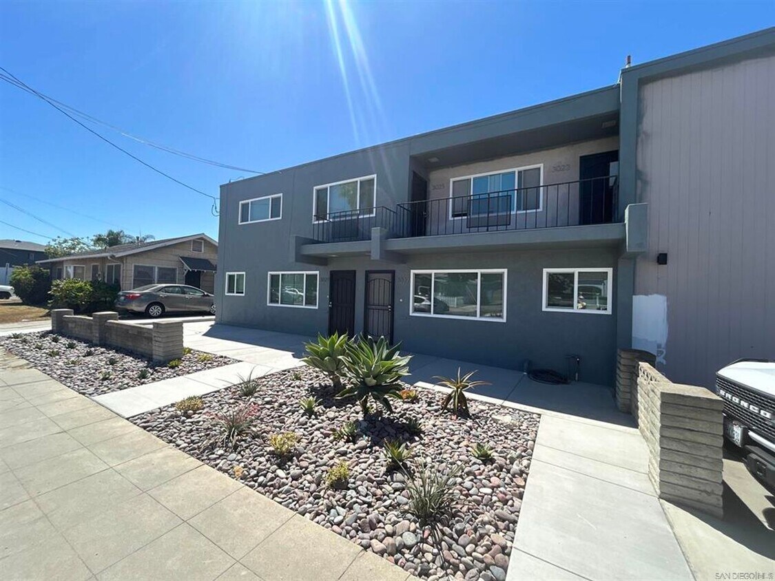 Primary Photo - Upgraded Top Floor End Unit in the Heart o...