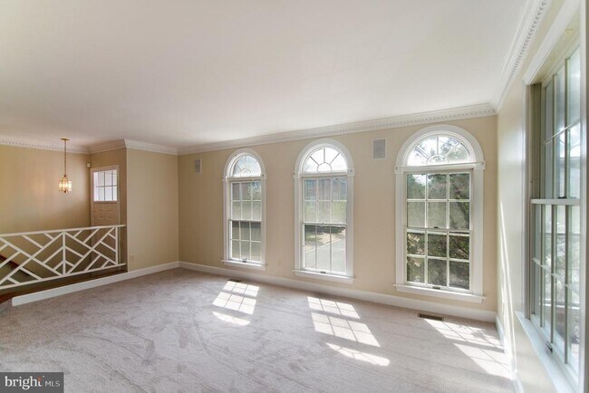 Building Photo - 8188 Madrillon Ct