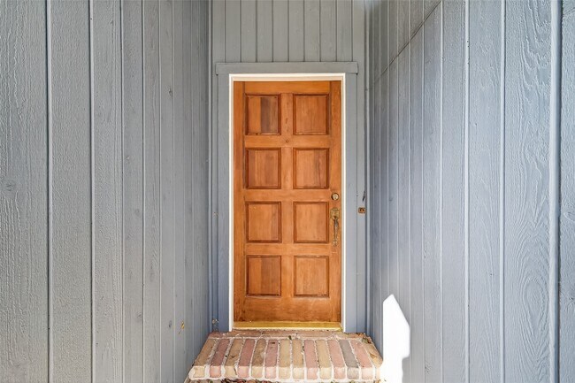Foto del edificio - 5530 Oak Falls Dr