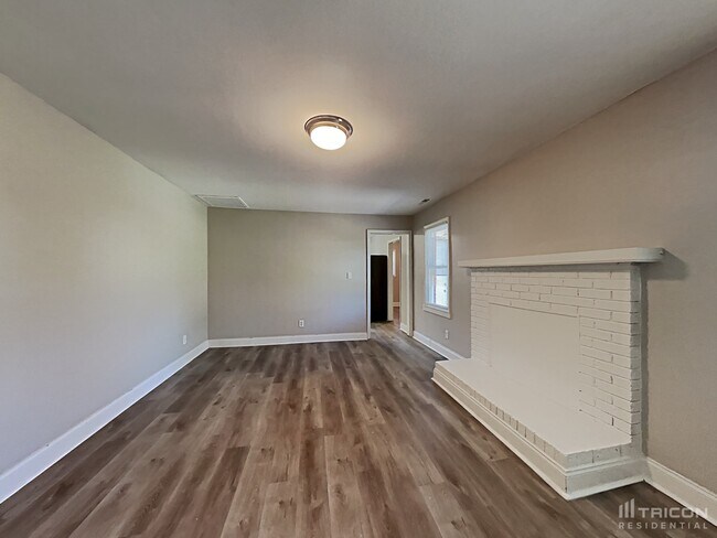 Building Photo - 7111 Marlbrook Drive Charlotte NC