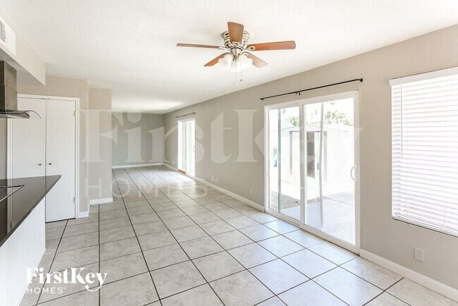 Foto del edificio - 3101 W Clinton St
