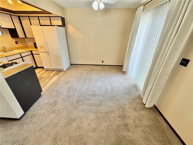 Building Photo - 1480 Tamareno Cir