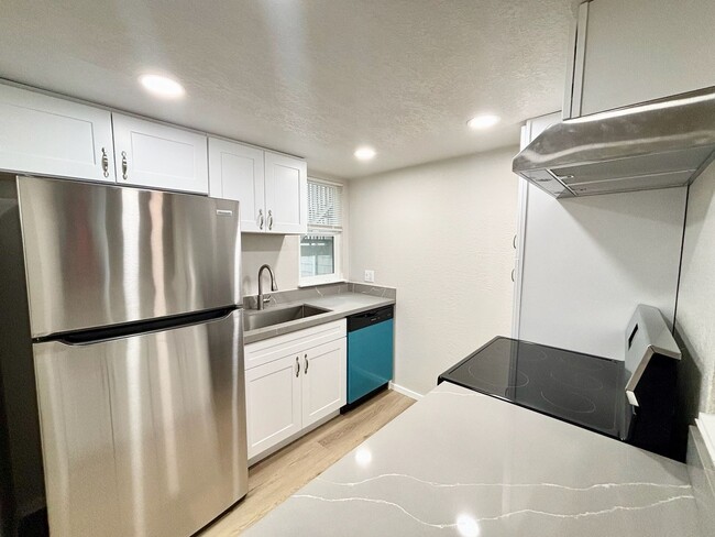 Foto del edificio - Newly remodeled 1 bed 1 bath at Habitat co...