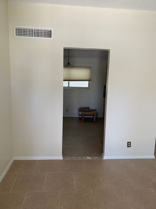 Building Photo - Eastside home ready for move in!