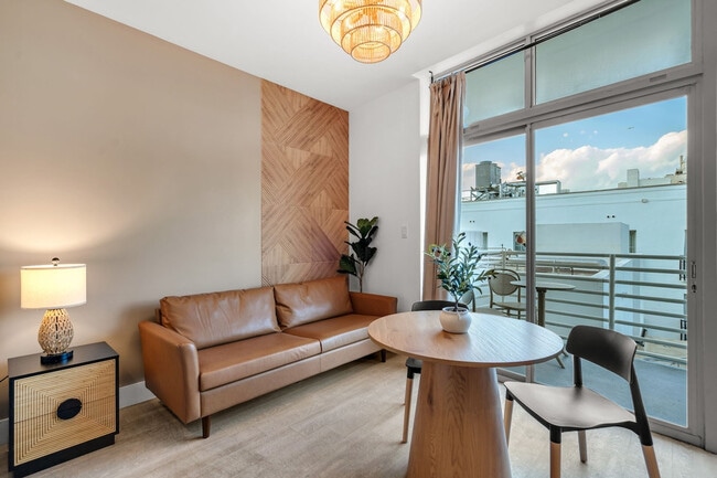 Building Photo - 948 Ocean Dr
