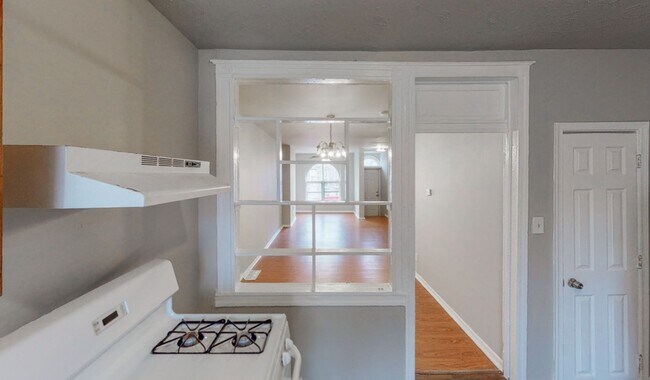 Building Photo - 2429 Druid Hill Ave