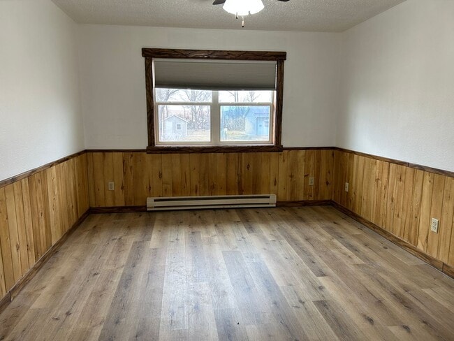 Foto del edificio - 253 W Main St