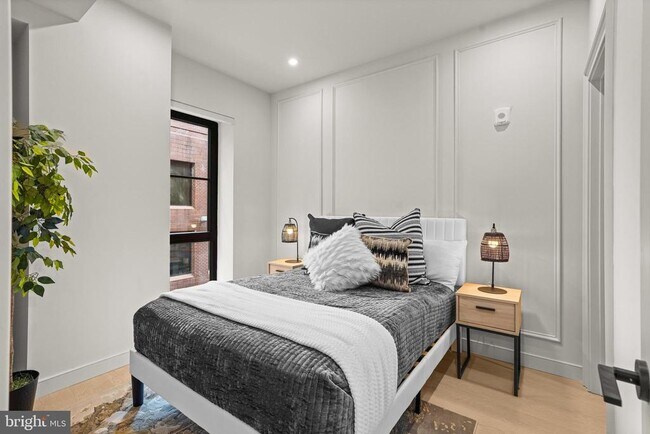 Foto del edificio - 2121 Ward Pl NW