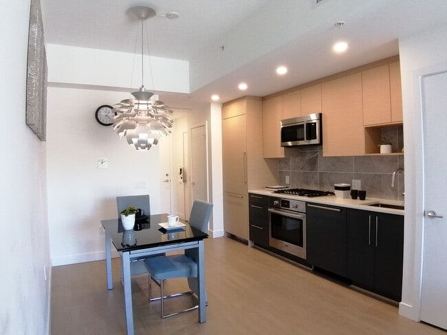 Building Photo - 8888 Osler St