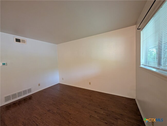 Building Photo - 165 Richter Ln