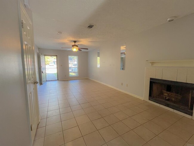 Foto del edificio - 8337 Grand Oaks Ct