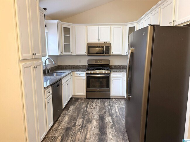 Building Photo - 924 Rich Rd