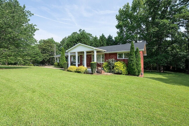 Building Photo - 245 Brook Dr