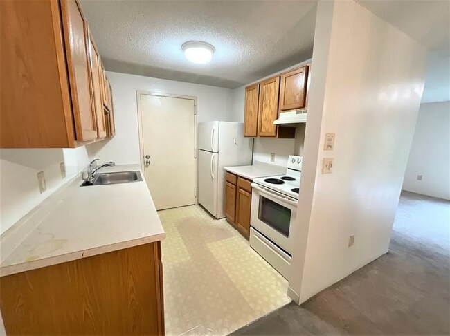 Building Photo - 25 Village Rock Ln