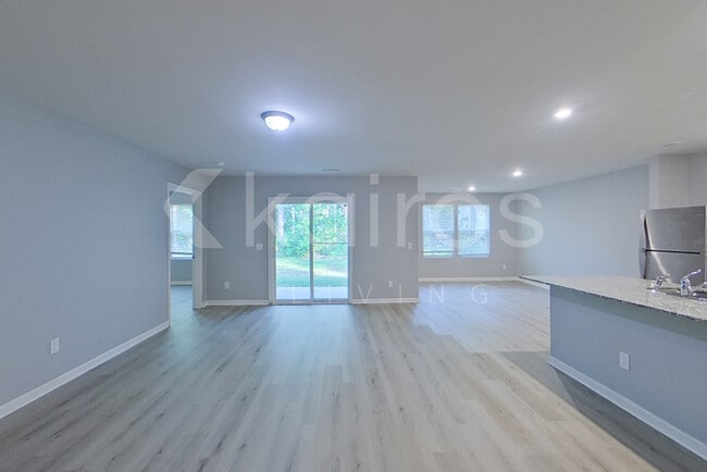 Building Photo - 2519 Upland Cir