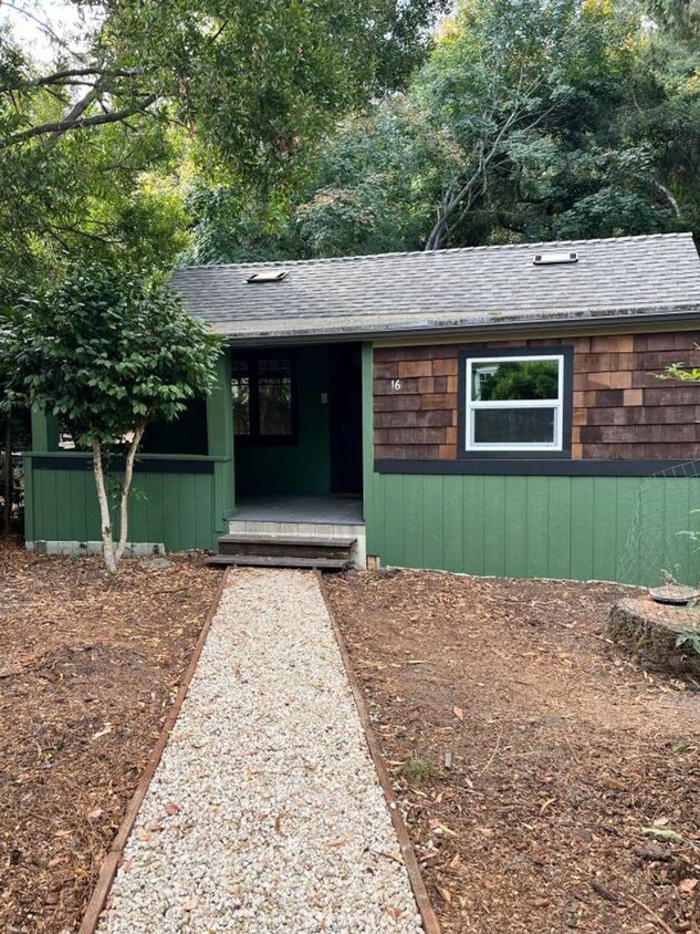 Primary Photo - Serene Cottage in Tranquil Setting